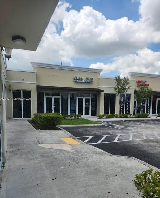 4500 W Hallandale Beach Blvd # 2, Hollywood, FL 33023 photo 4