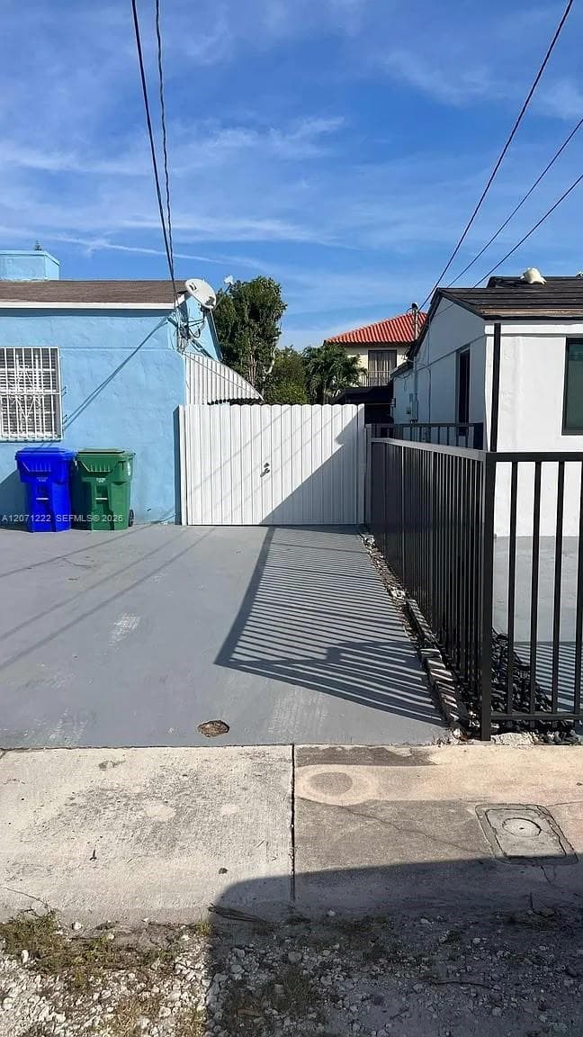 2645 SW 33rd Ave # 2, Miami, FL 33133