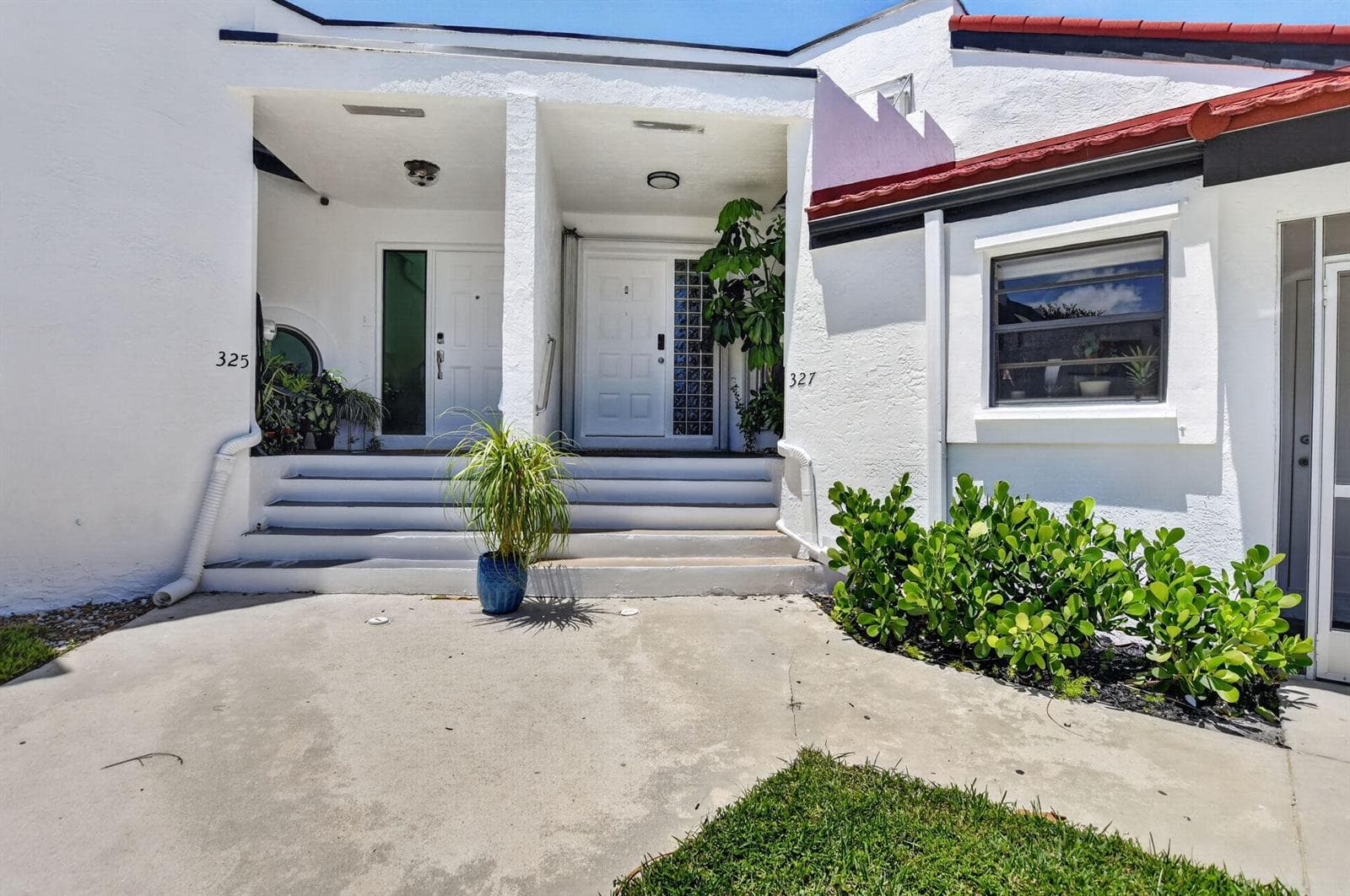 327 NW 36TH Avenue, Deerfield Beach, FL 33442 photo 2