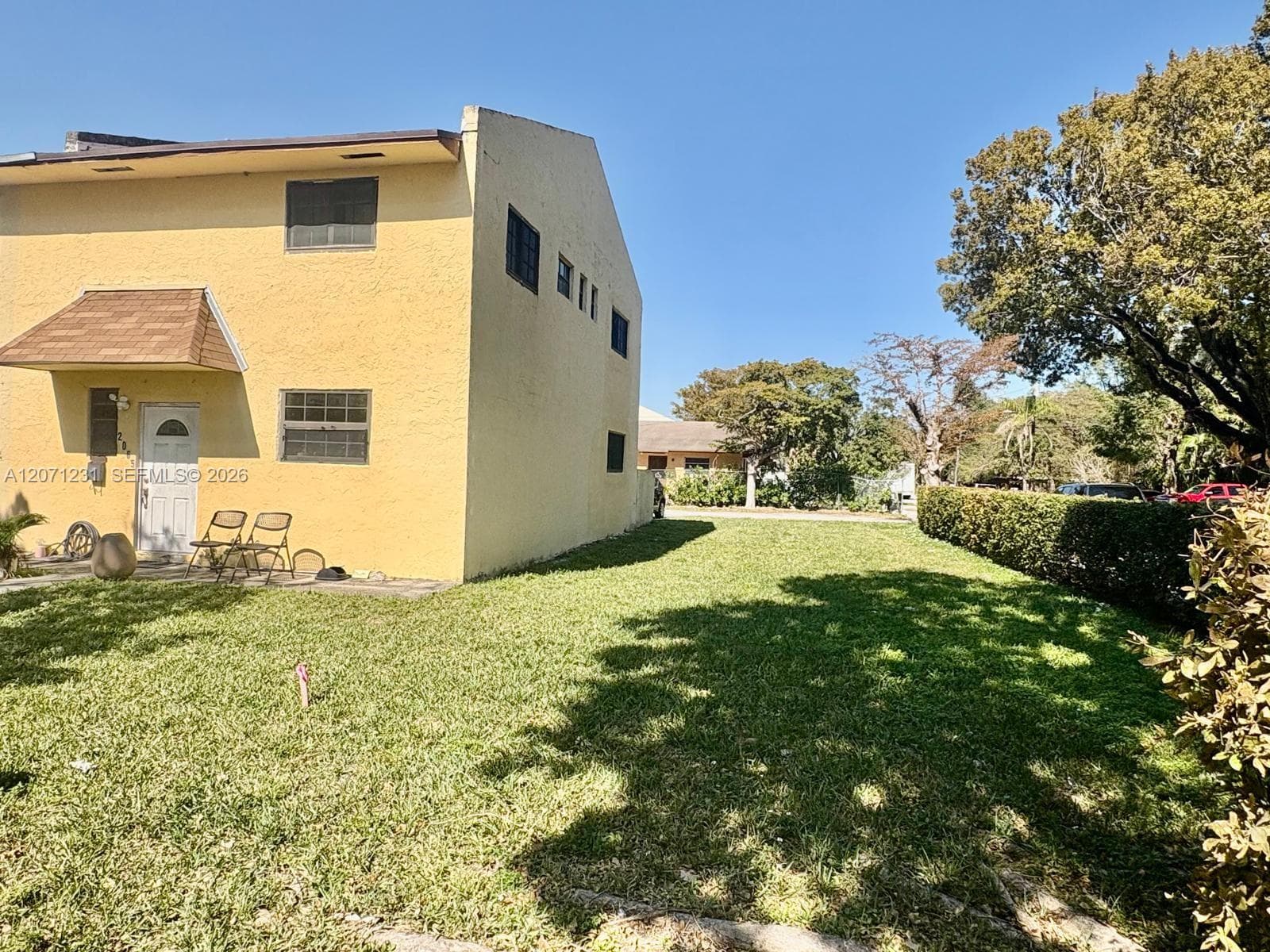 2065 NE 139th St, North Miami Beach, FL 33181 photo 2