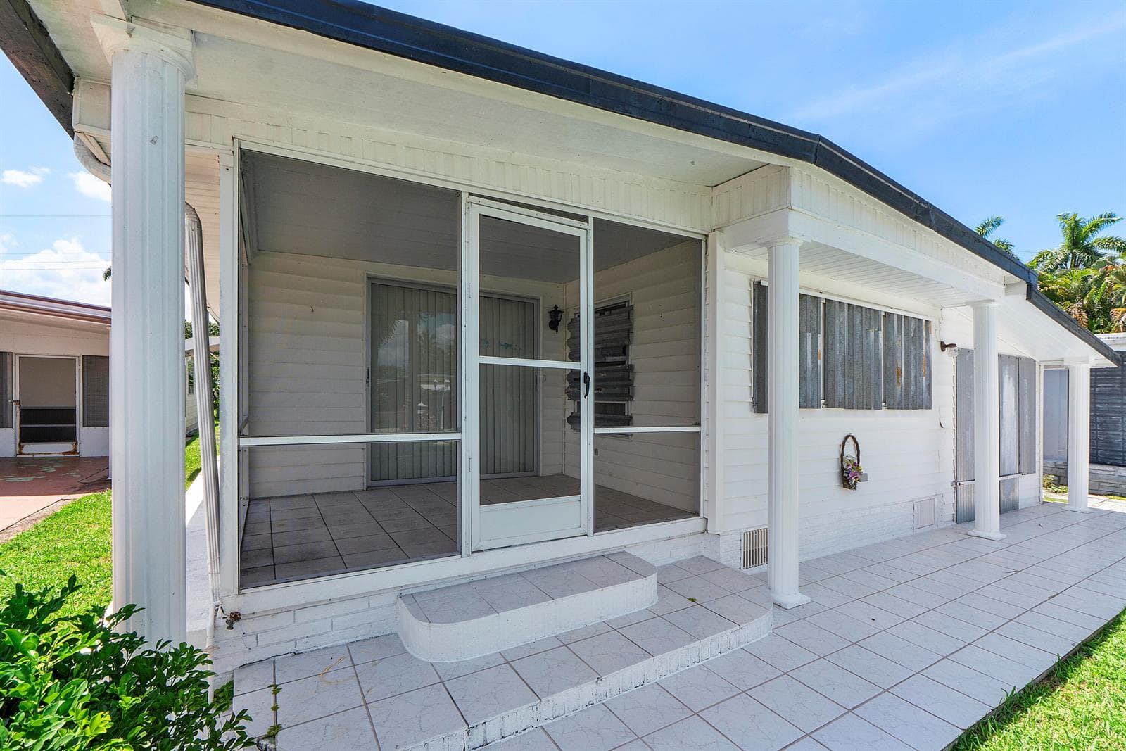 8670 SW 18TH Place, Davie, FL 33324 photo 2