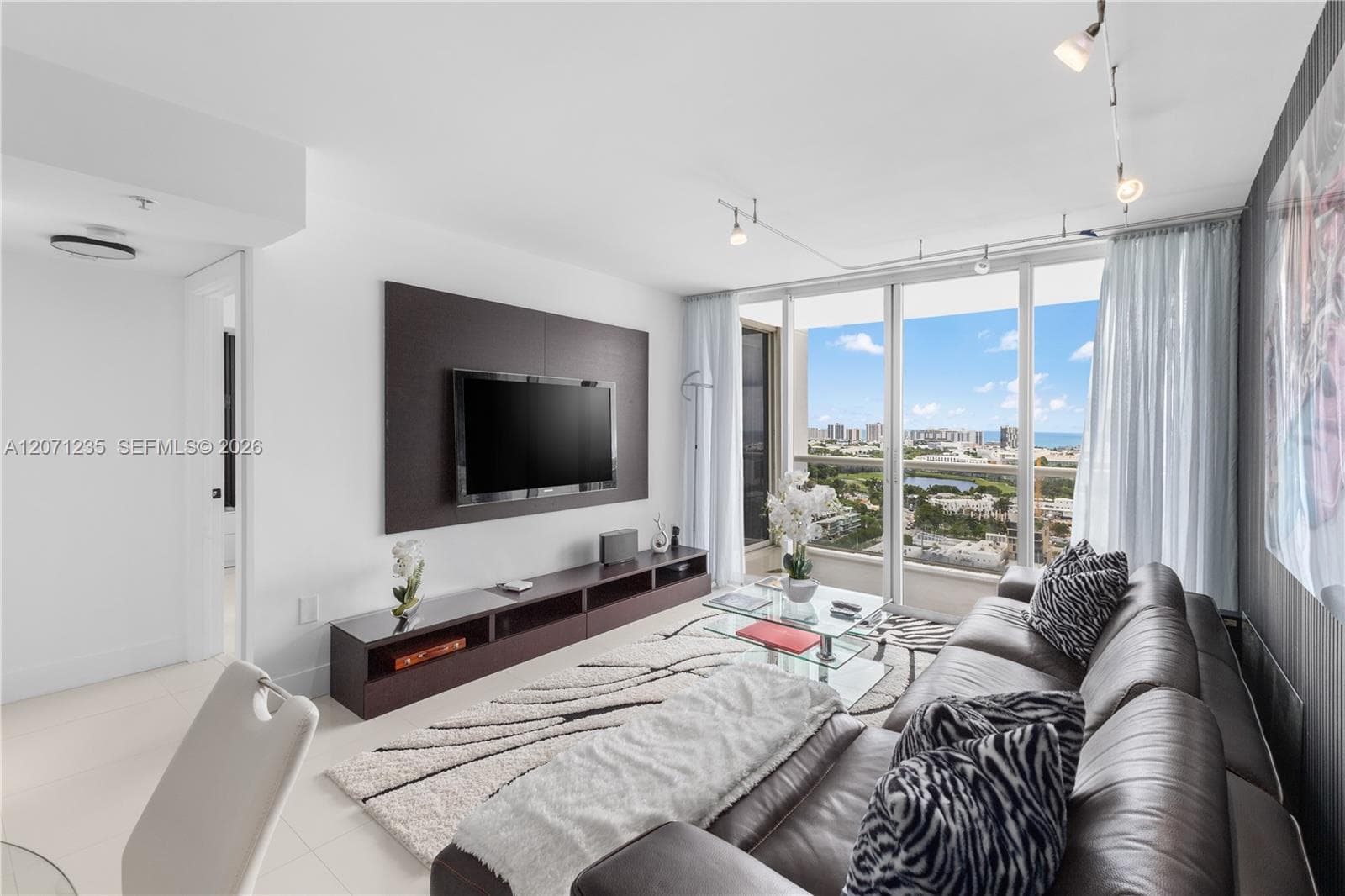 1800 Sunset Harbour Dr # 2409, Miami Beach, FL 33139 photo 4