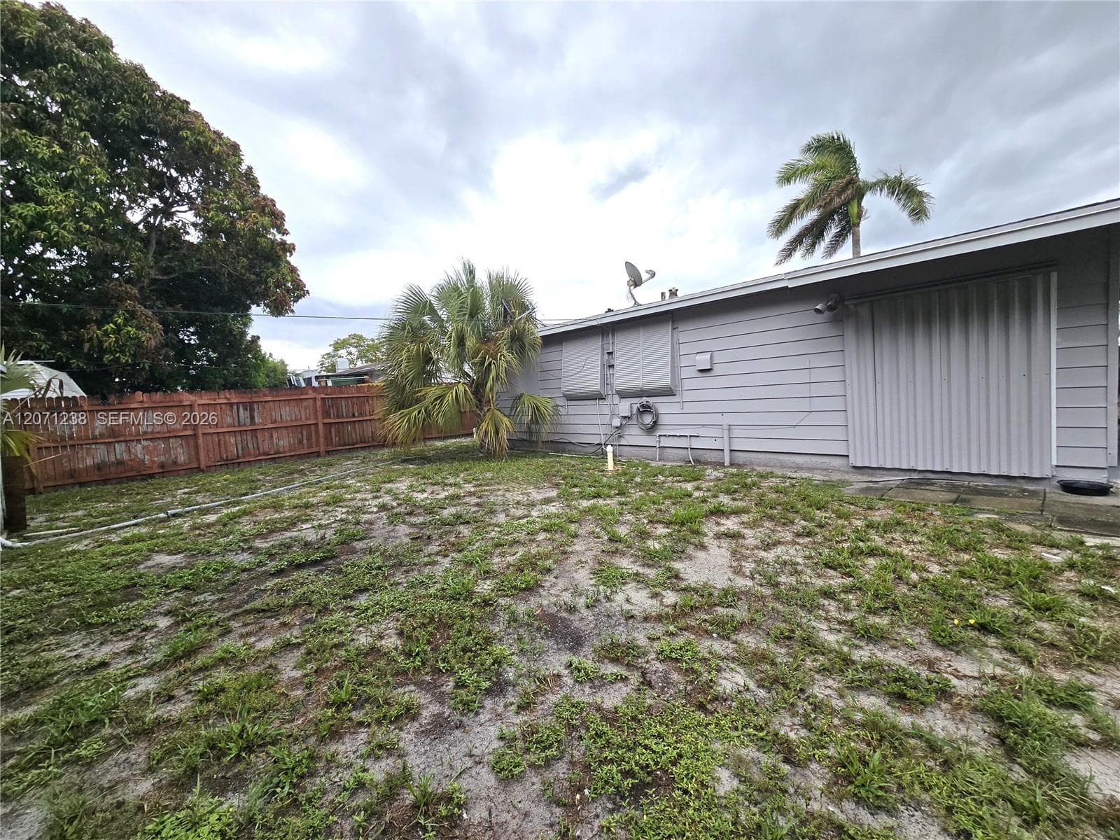 515 Hunter St, West Palm Beach, FL 33405 photo 2