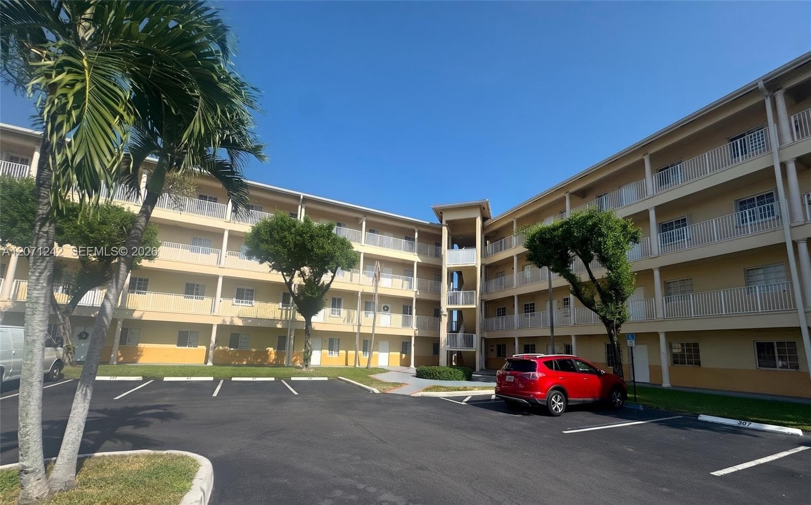 6940 NW 179th St # 404-7, Hialeah, FL 33015