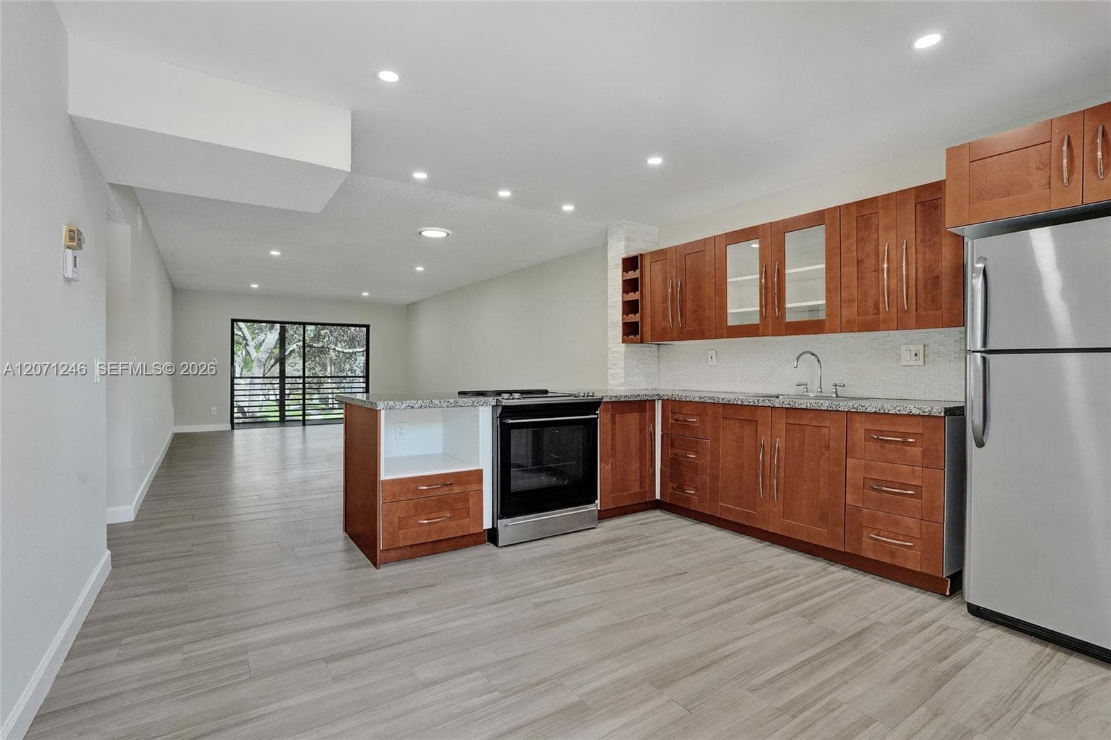 6090 N Sabal Palm Blvd # 208, Tamarac, FL 33319