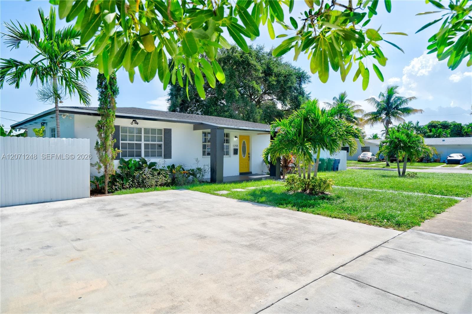 1298 NE 199th St, Miami, FL 33179 photo 2