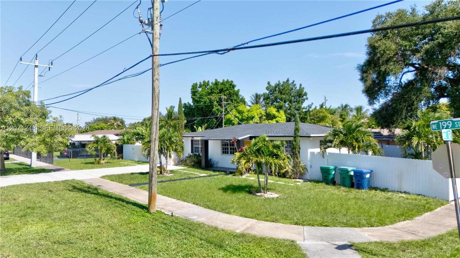 1298 NE 199th St, Miami, FL 33179 photo 3
