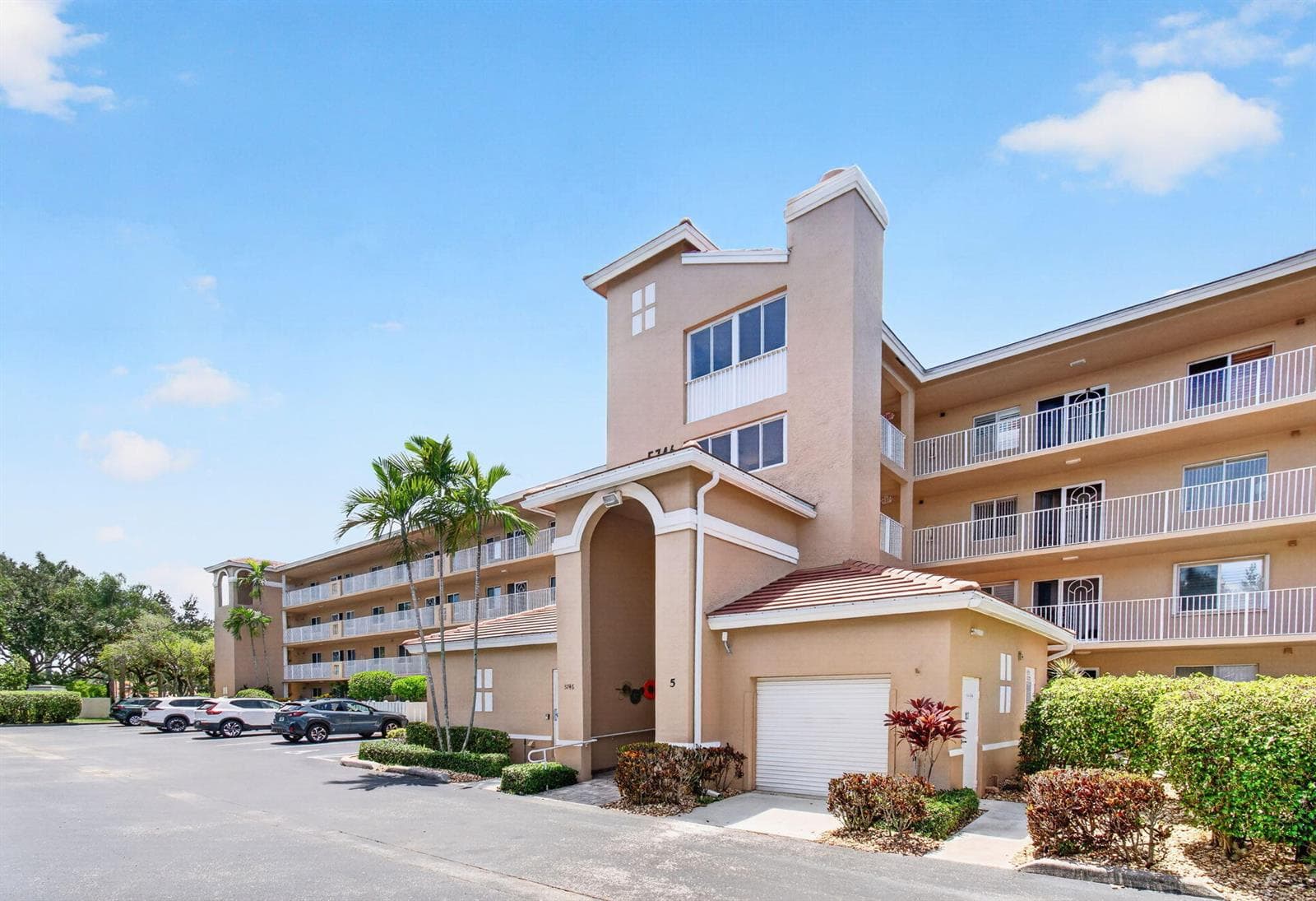 5746 CRYSTAL SHORES Drive # 303, Boynton Beach, FL 33437 photo 2