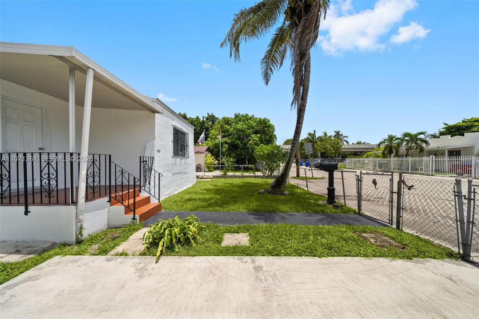 1227 NW 27th St # 1227, Miami, FL 33142 photo 2