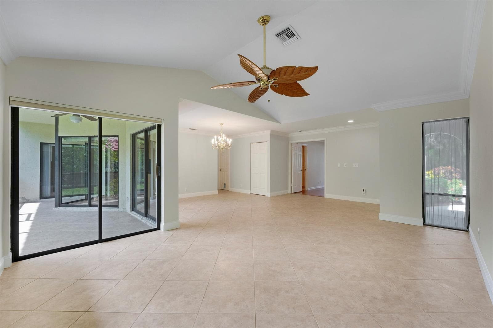 13 Lexington Lane E # A, Palm Beach Gardens, FL 33418 photo 4