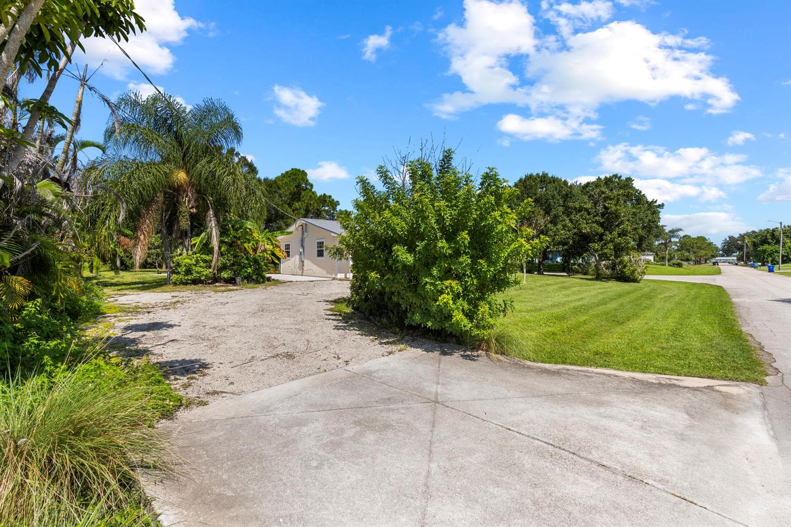 874 BLOSSOM Drive, Sebastian, FL 32958 photo 3