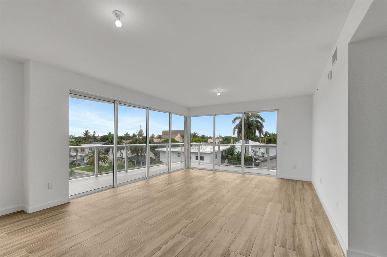 117 Lake Avenue # Unit 304, FL 33460 photo 3