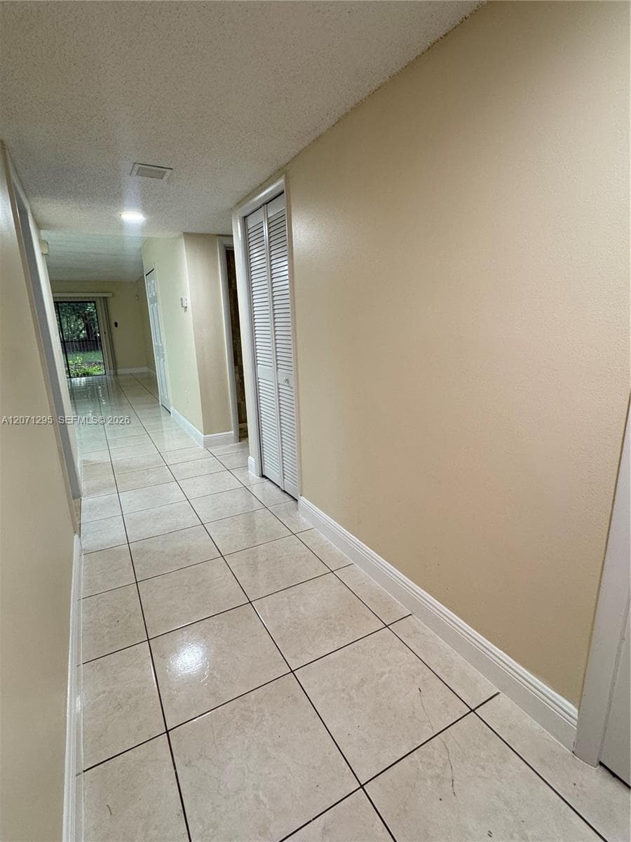 215 Lakeview Dr # 105, Weston, FL 33326 photo 2