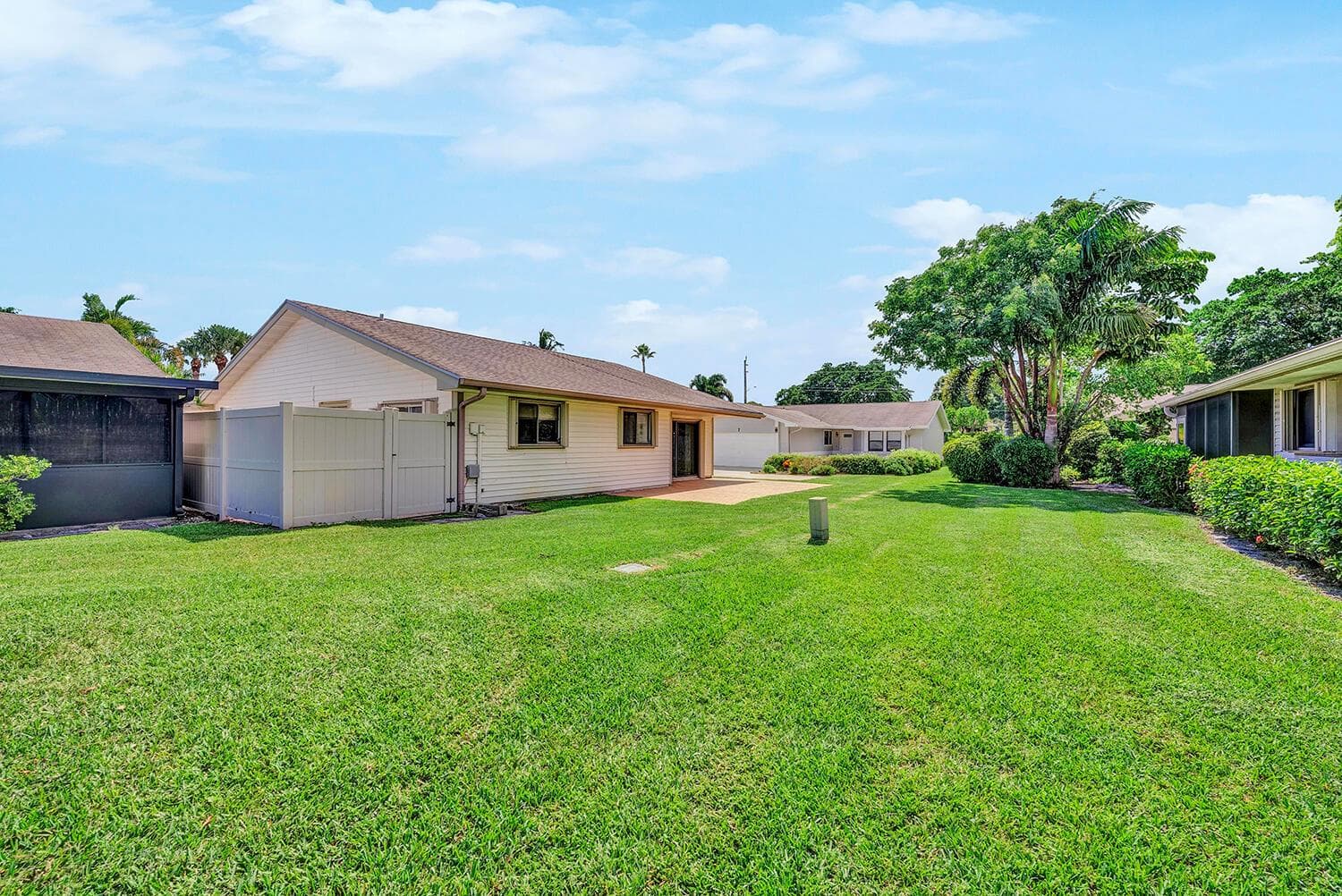 8 Eaton Place, Boynton Beach, FL 33426 photo 5