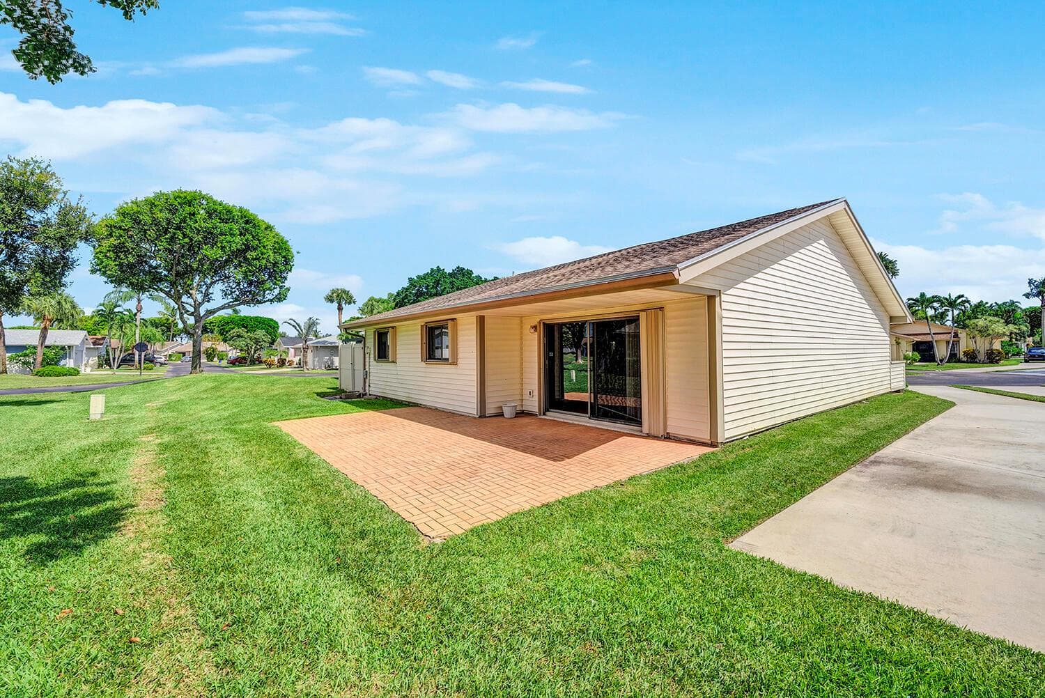8 Eaton Place, Boynton Beach, FL 33426 photo 4
