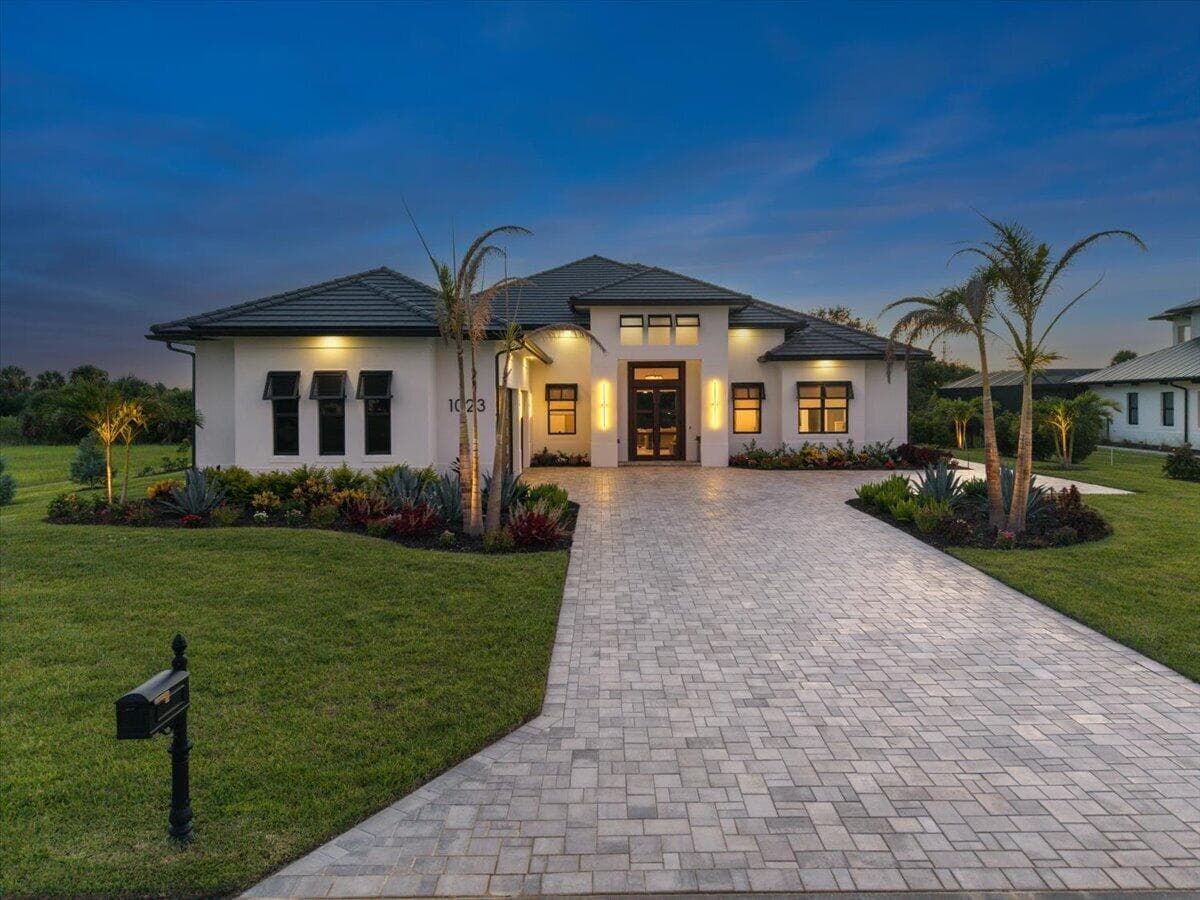 1023 W POLO GROUNDS Drive, Vero Beach, FL 32966 photo 2