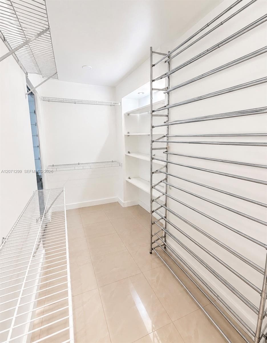 605 NW 72nd Ave # 301, Miami, FL 33126 photo 2