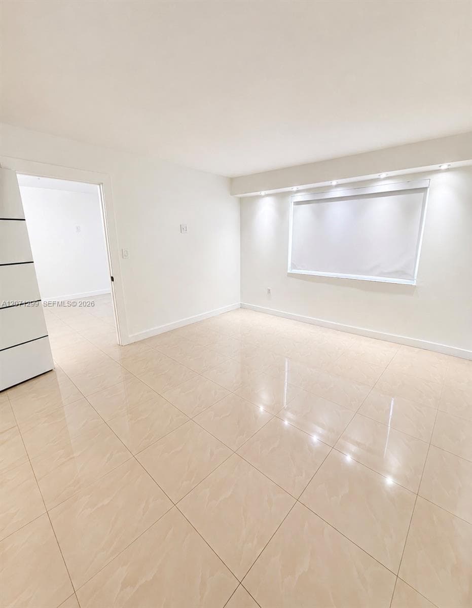 605 NW 72nd Ave # 301, Miami, FL 33126 photo 3