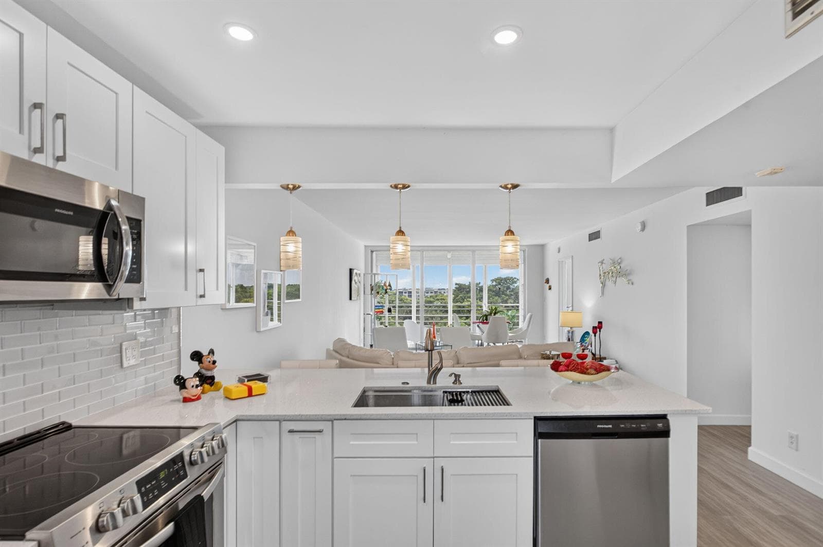 575 Oaks Lane # 709, Pompano Beach, FL 33069 photo 2