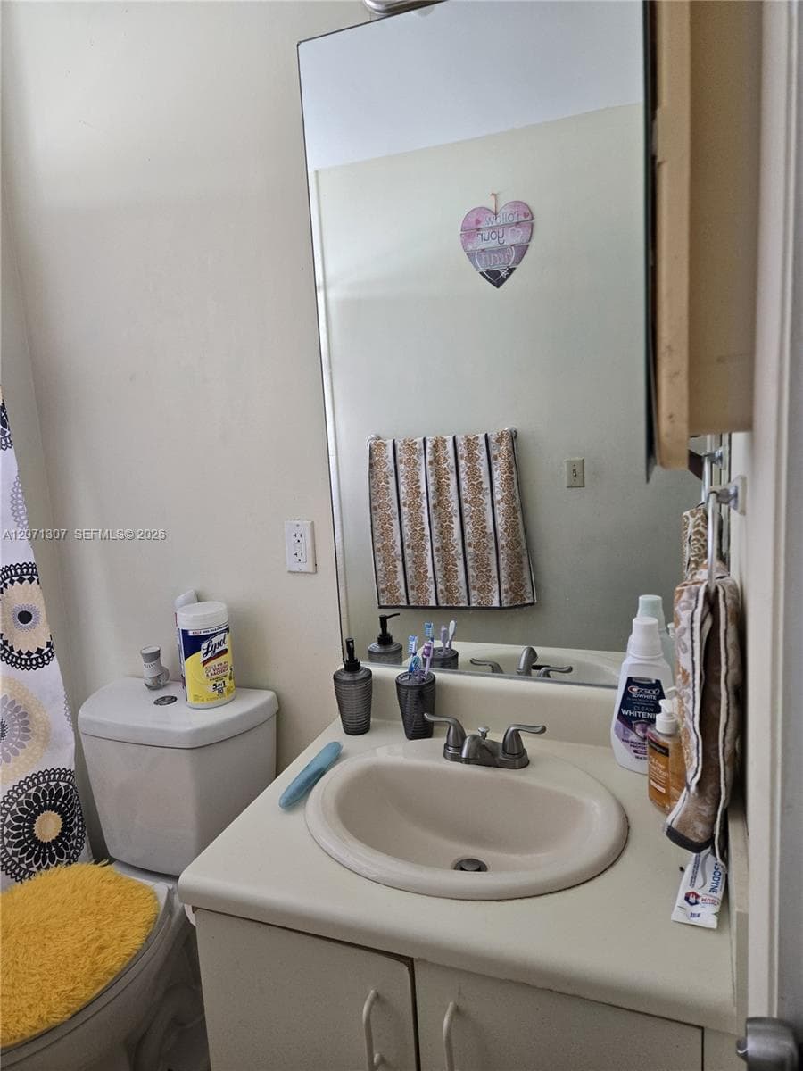 818 E Palm Run Dr, North Lauderdale, FL 33068 photo 3