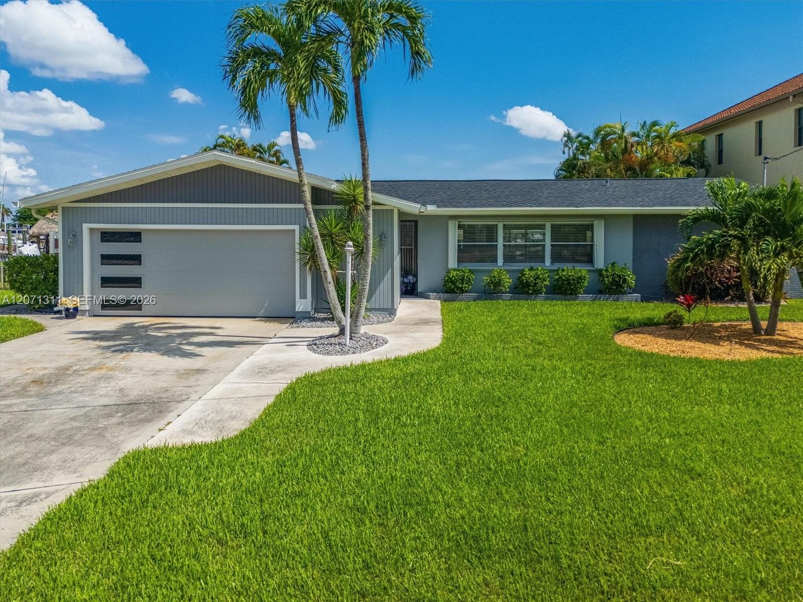 1633 Edith Esplande, Cape Coral, FL 33904 photo 2