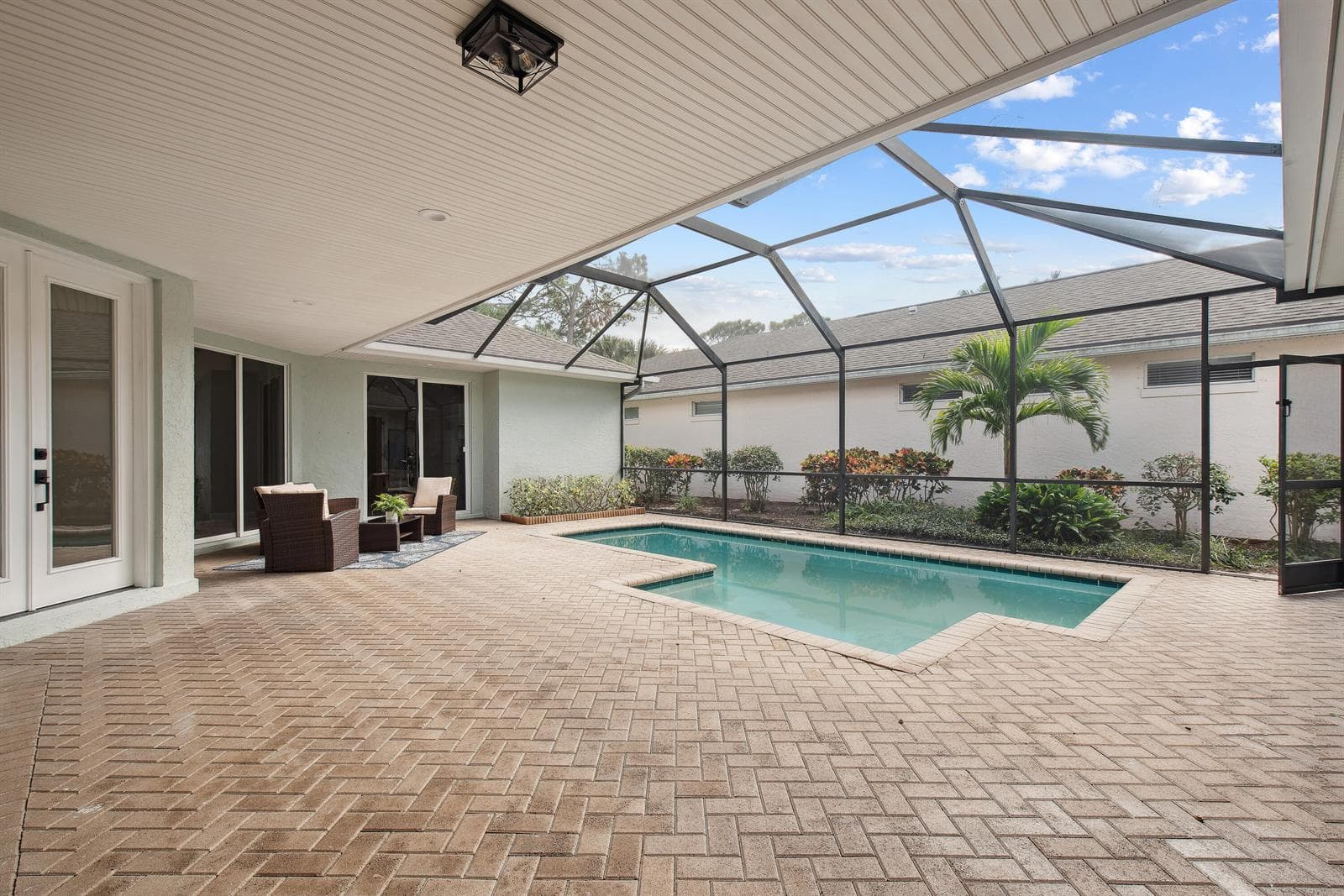 1018 CAROLINA Circle SW, Vero Beach, FL 32962 photo 5