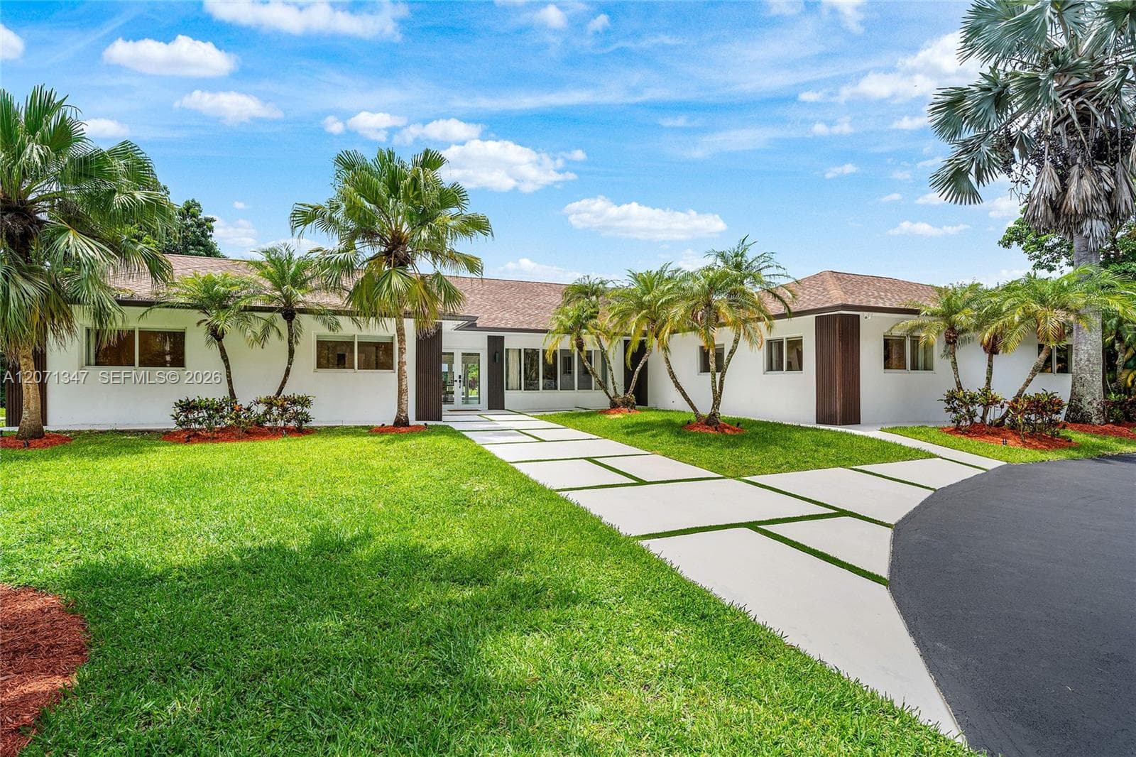 13900 Mustang Trl, Southwest Ranches, FL 33330 photo 2