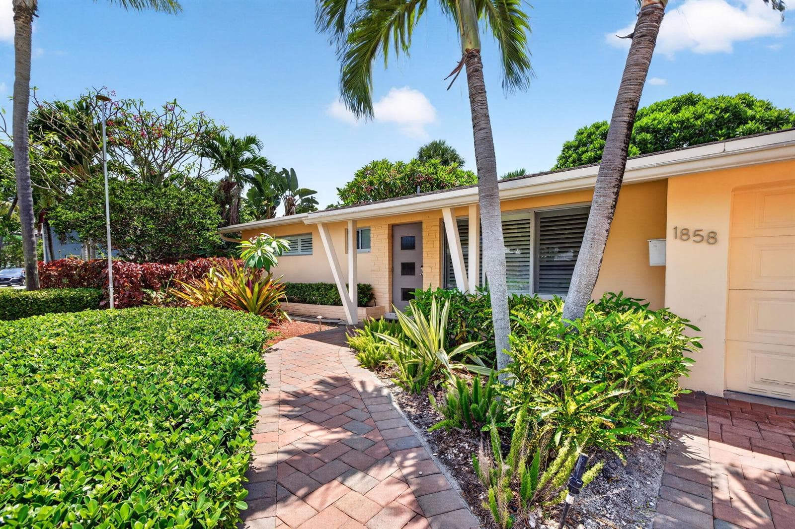 1858 NE 34TH Street, Oakland Park, FL 33306 photo 4