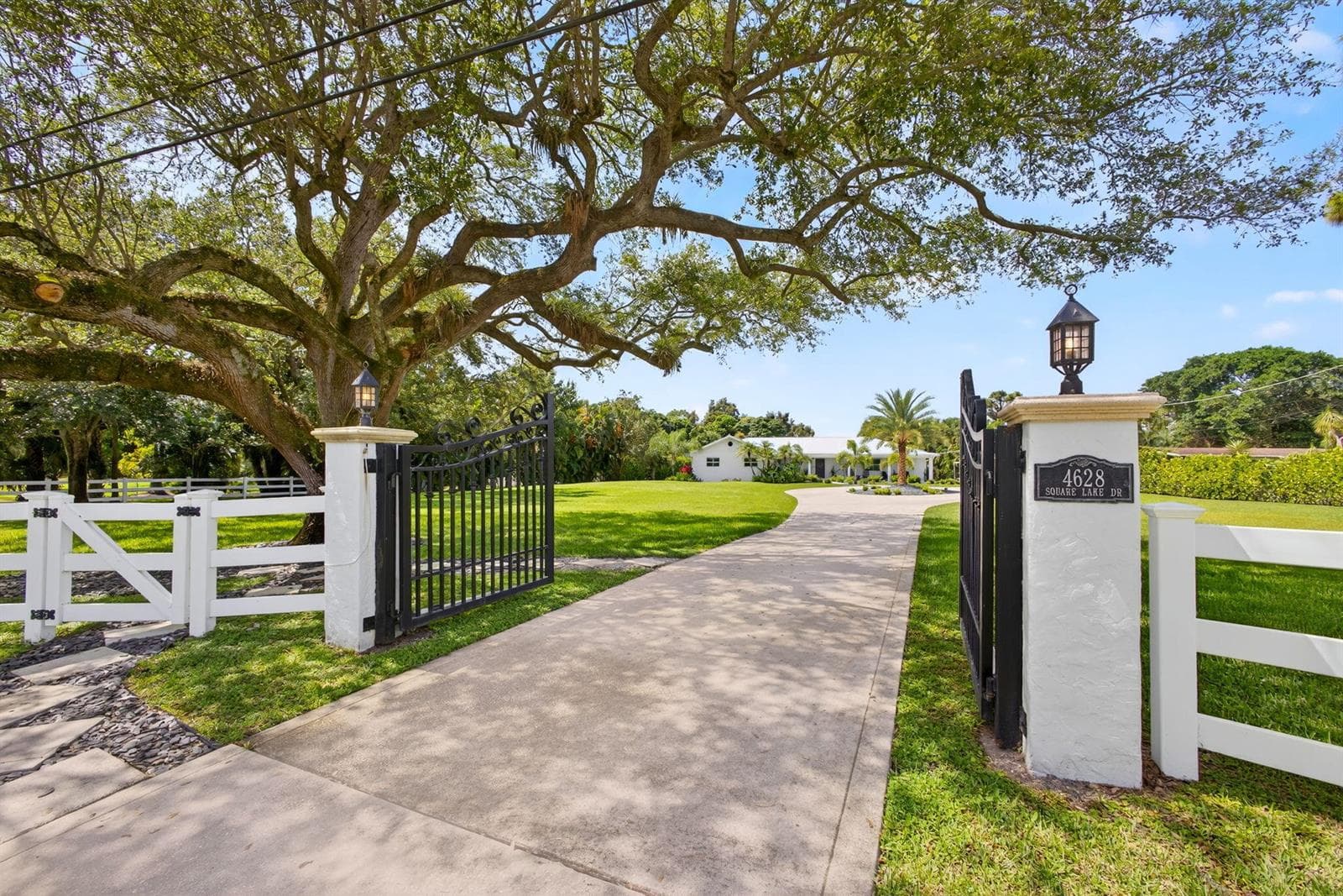 4628 SQUARE LAKE Drive, Palm Beach Gardens, FL 33418 photo 2
