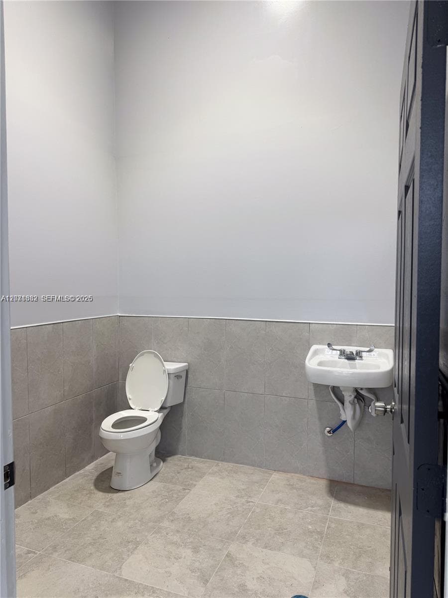 4030 Pembroke Rd, West Park, FL 33021 photo 4