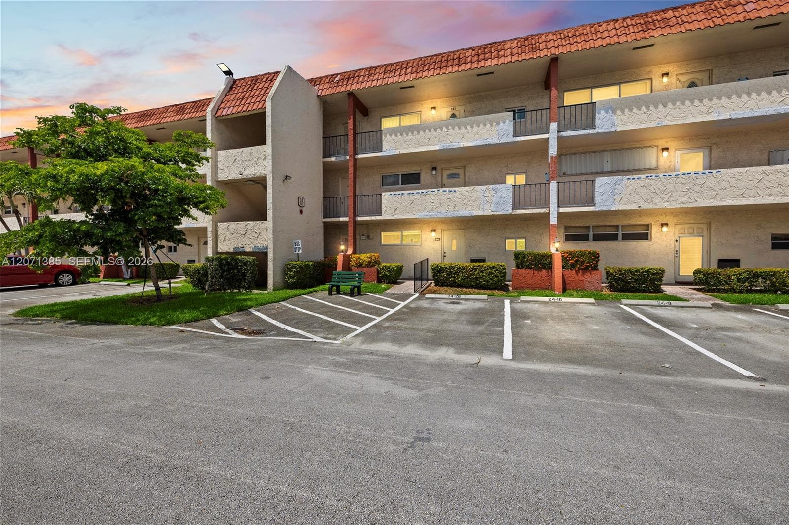 811 S Hollybrook Dr # 105, Pembroke Pines, FL 33025 photo 2