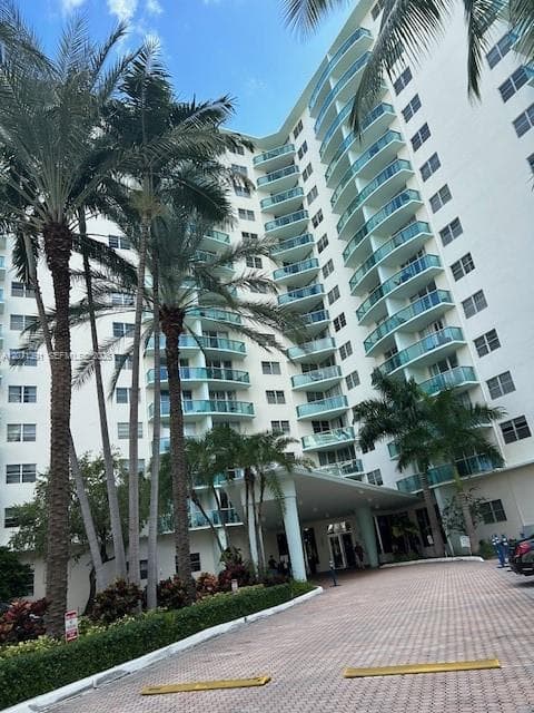 3801 S Ocean Dr # 2D, Hollywood, FL 33019 photo 2