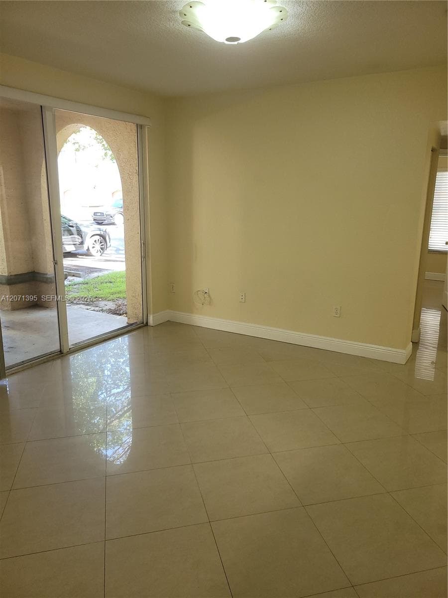 2564 CENTERGATE DR # 108, Miramar, FL 33025 photo 2