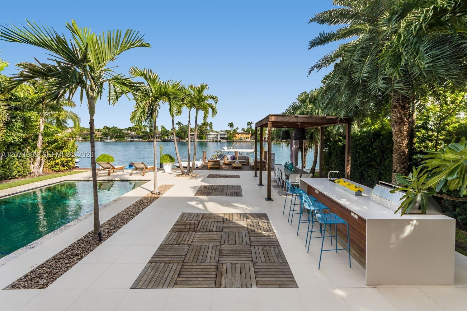 455 E Dilido Dr, Miami Beach, FL 33139 photo 3