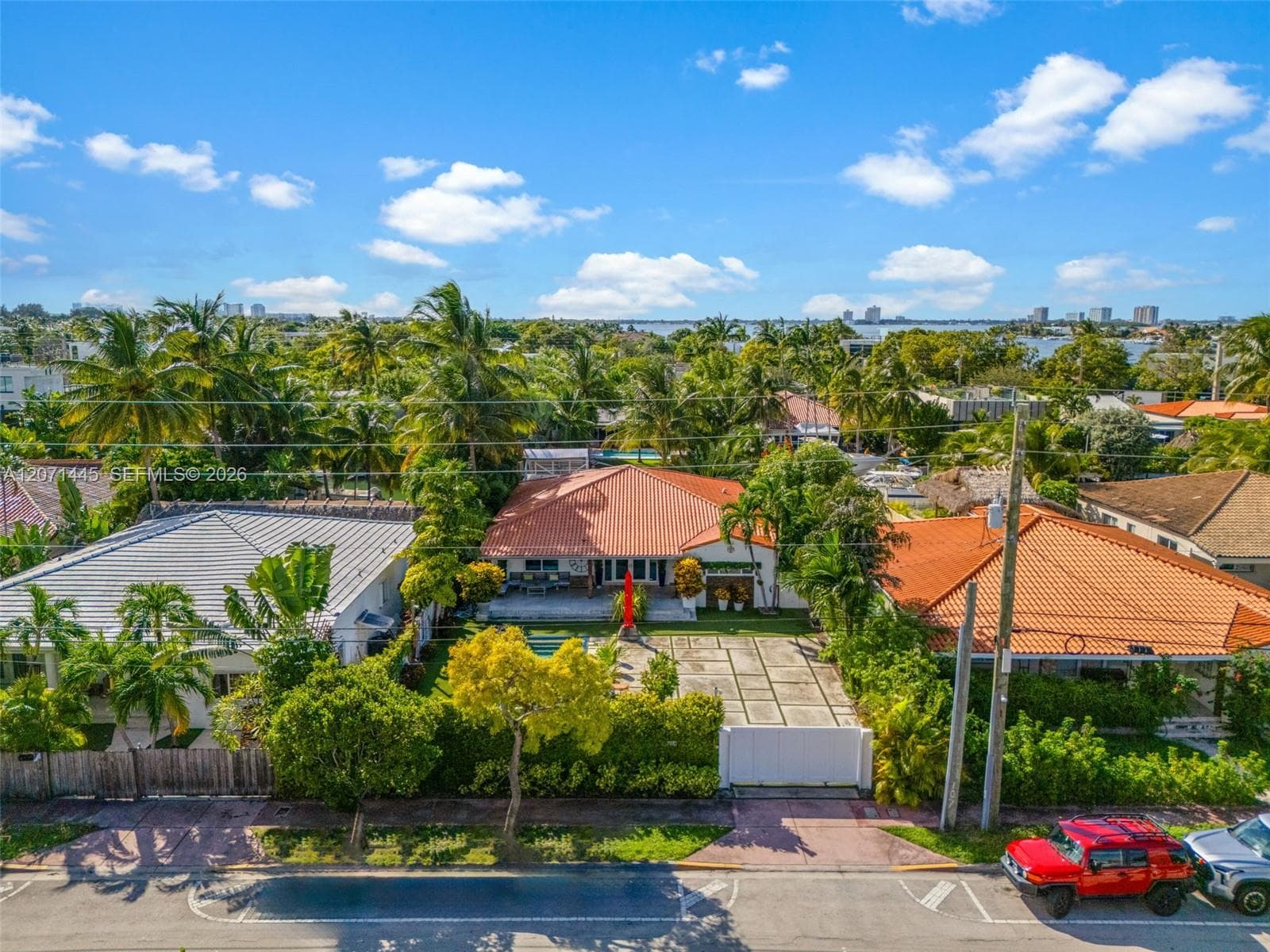7970 Hawthorne Ave, Miami Beach, FL 33141 photo 3