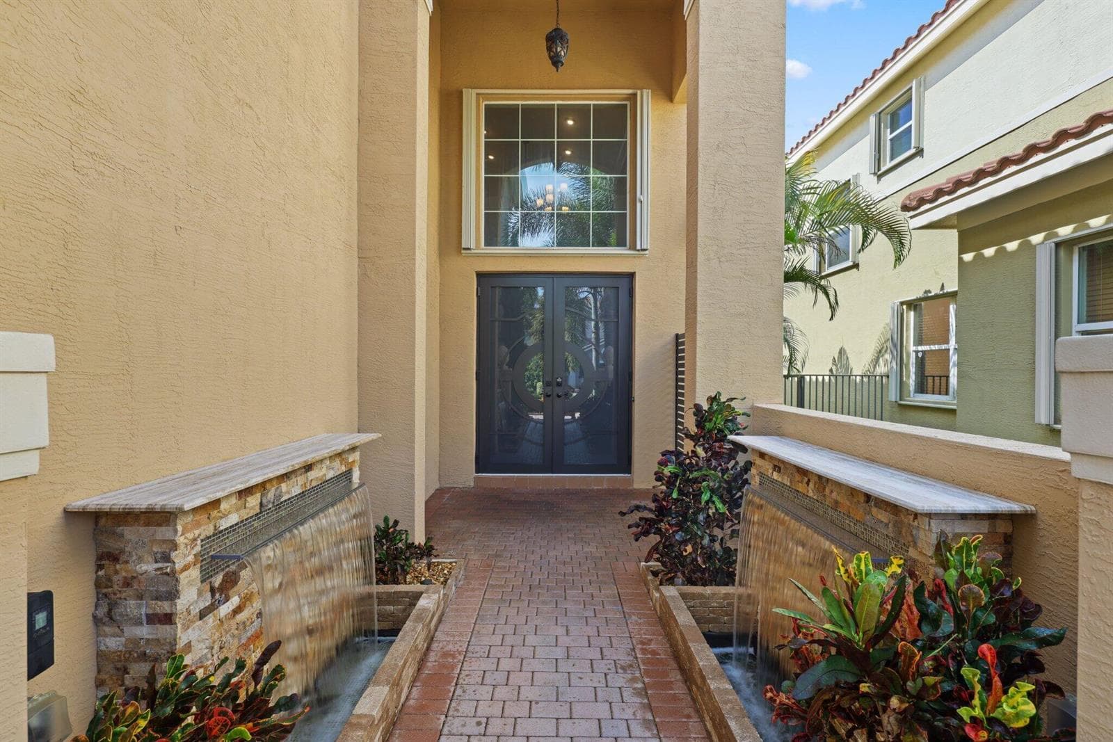 8160 CANTABRIA FALLS Drive, Boynton Beach, FL 33473 photo 3