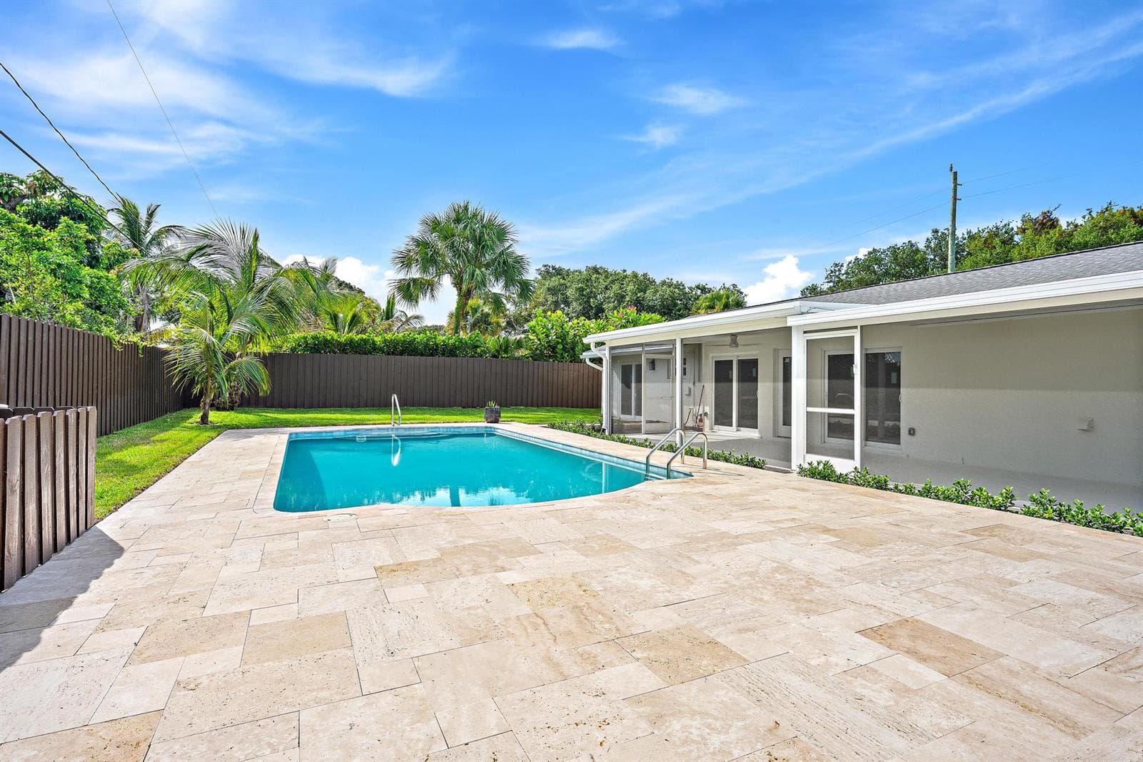109 E RIVERSIDE Drive, Jupiter, FL 33469 photo 4