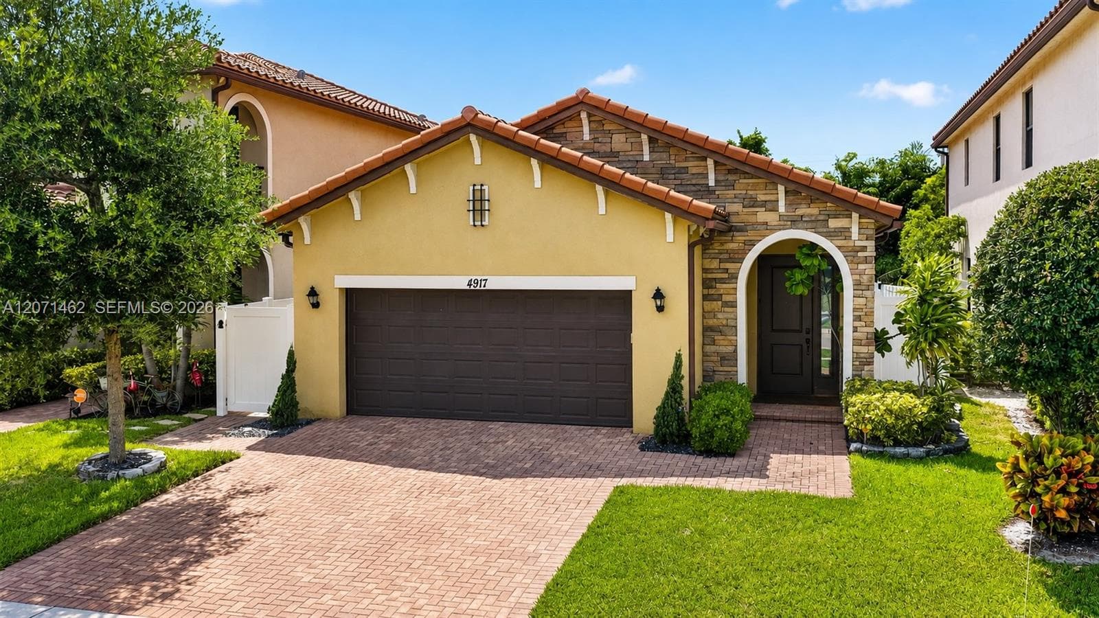 4917 NW 51st Ter, Tamarac, FL 33319 photo 2