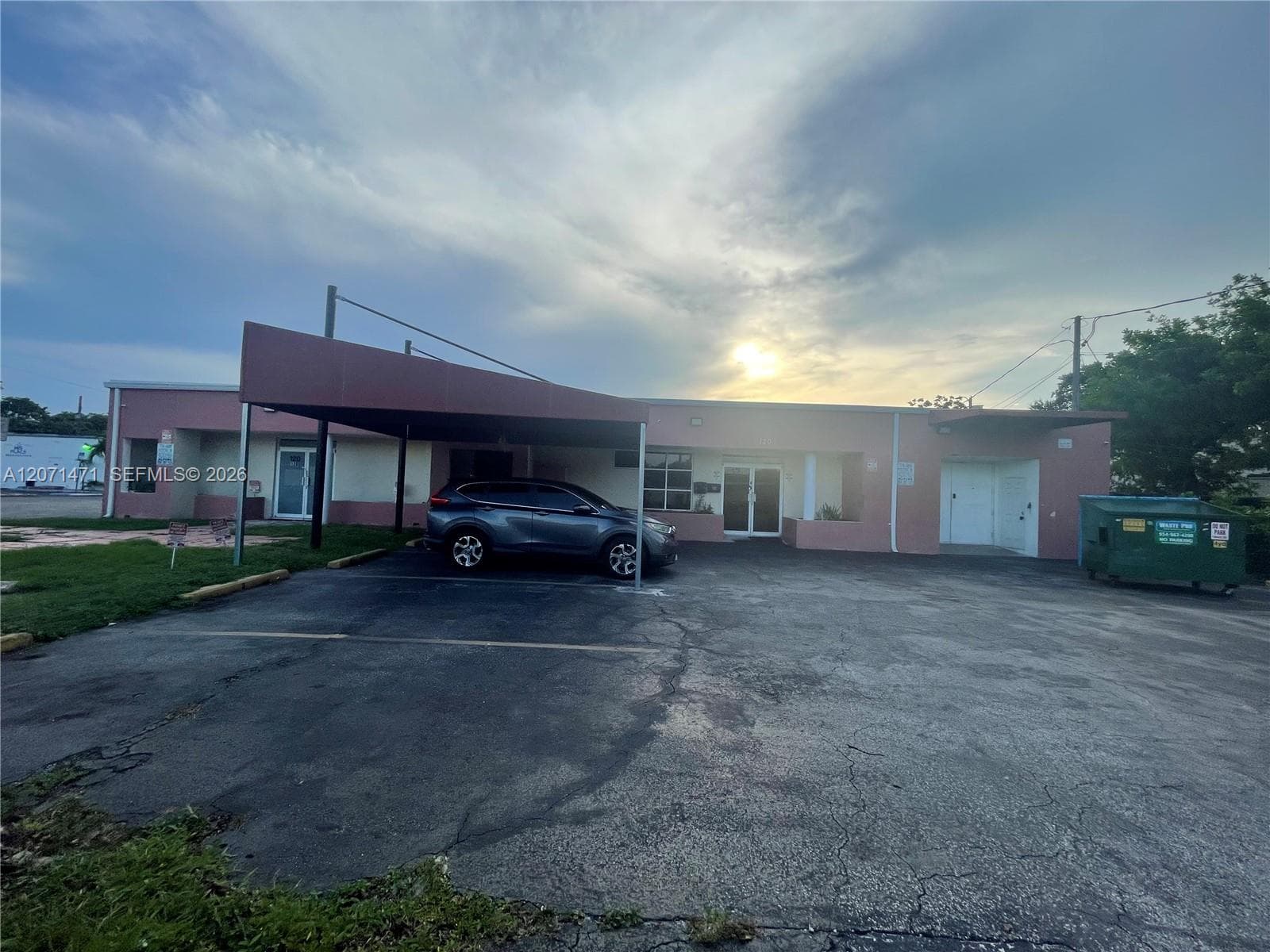 120 SW 70th Ave, Pembroke Pines, FL 33023