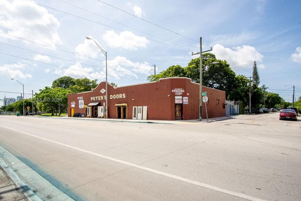 800 NW 36th St, Miami, FL 33127 photo 3