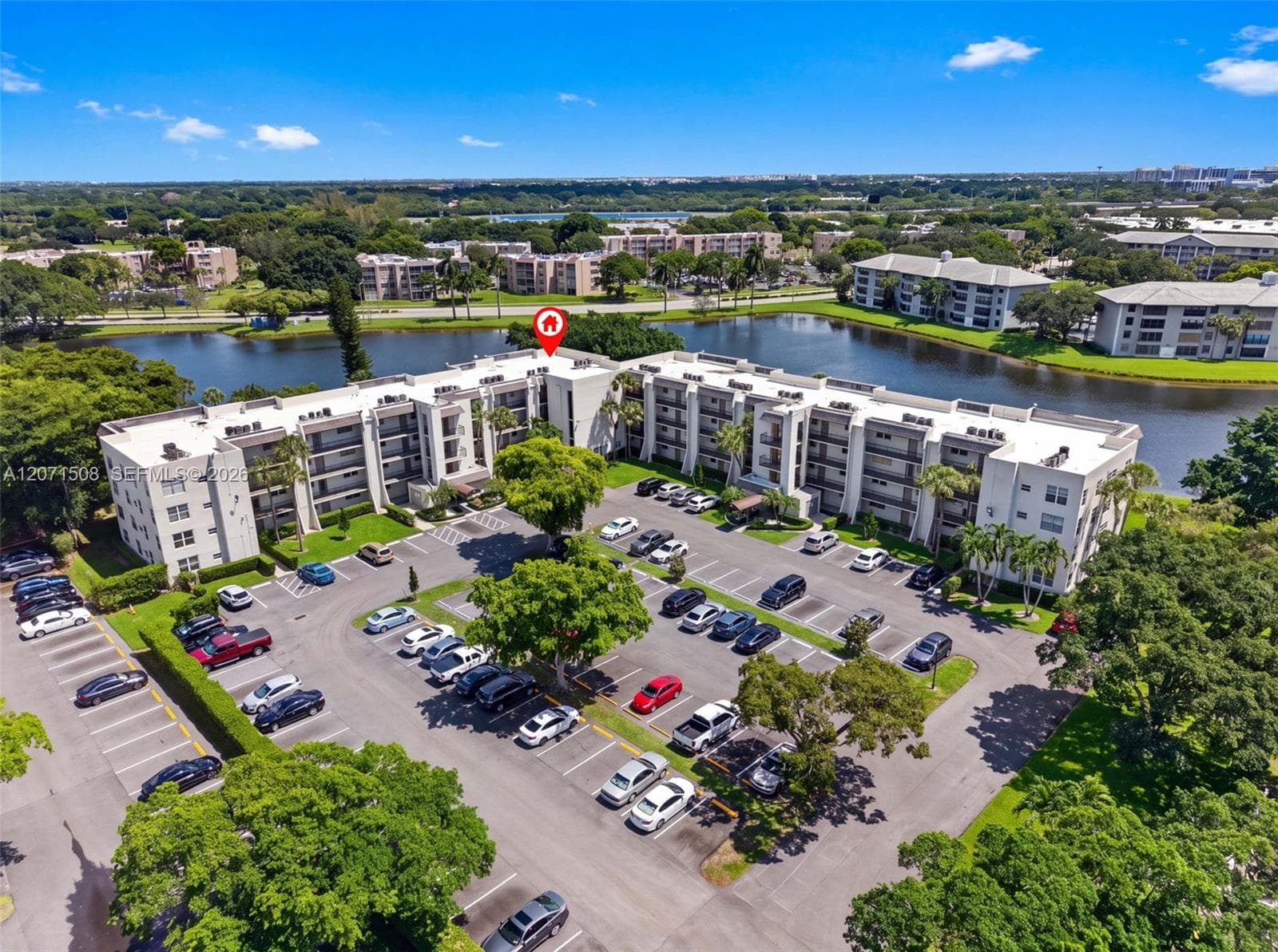 9440 Poinciana Pl # 302, Davie, FL 33324