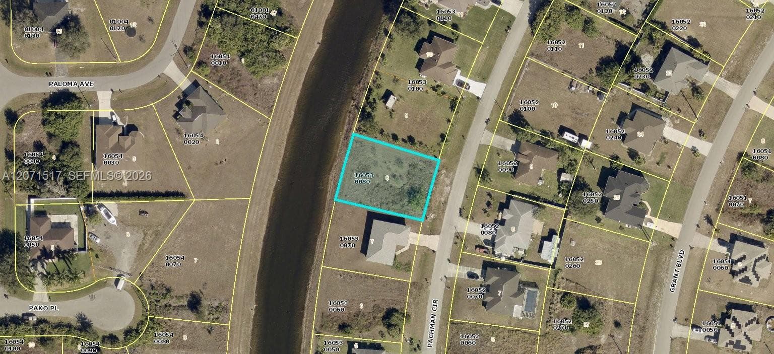 560 Pachman Circle, Lehigh Acres, FL 33974