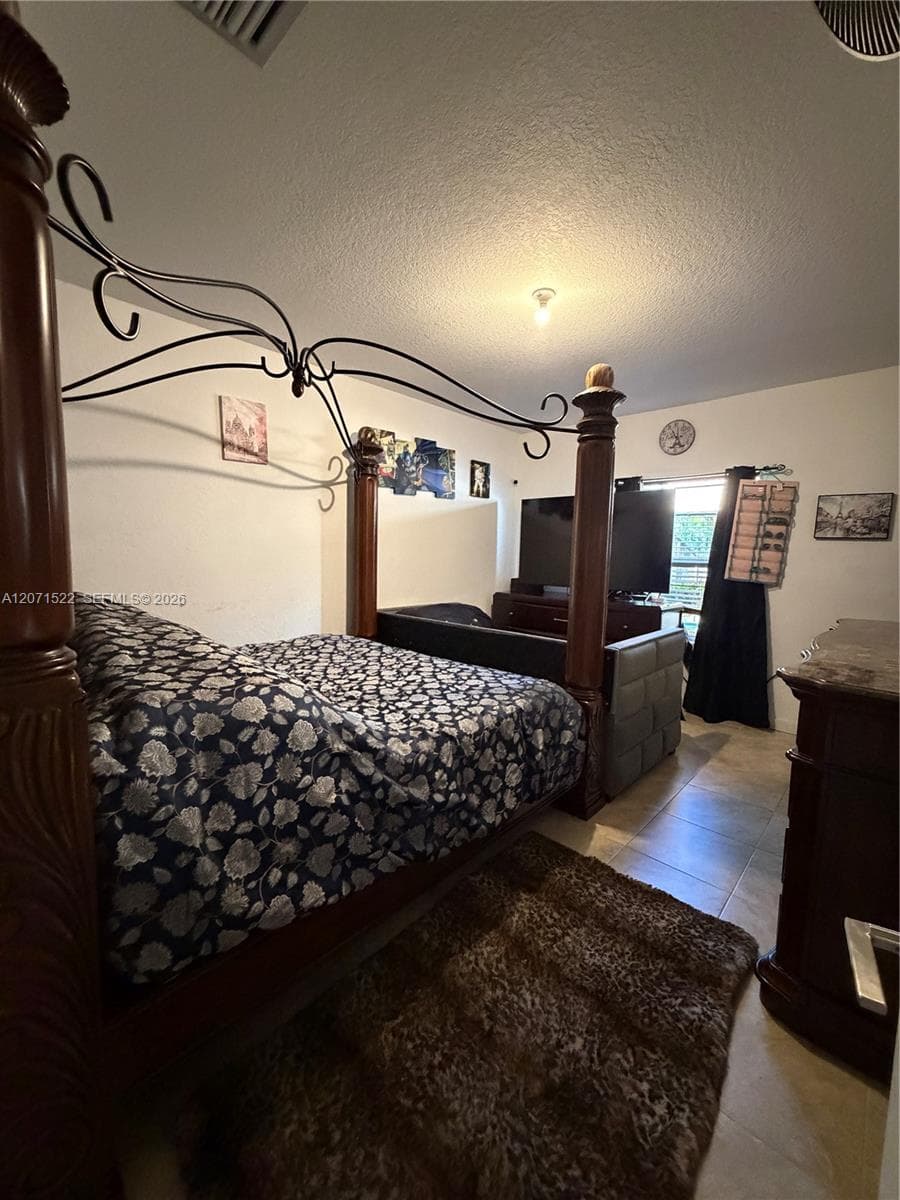 548 NE 5th Way, Florida City, FL 33034 photo 5