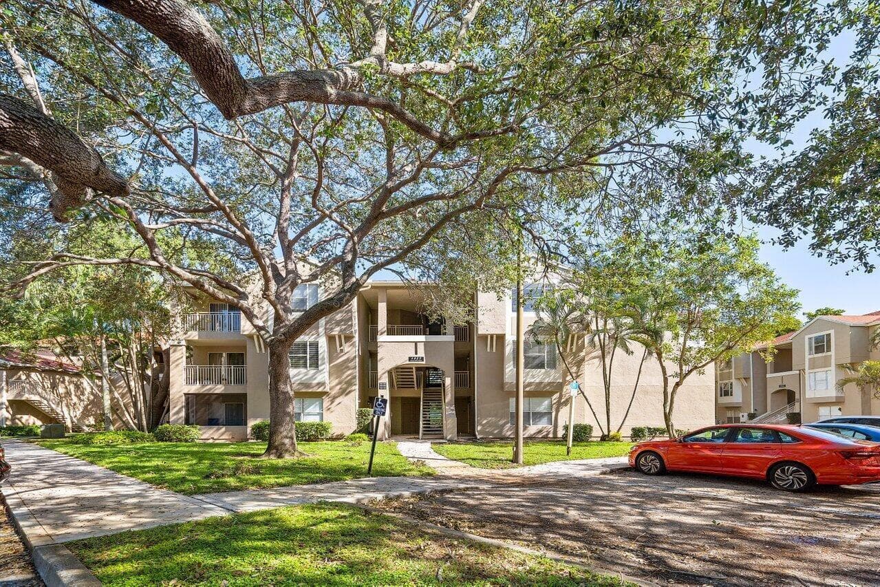 1825 PALM COVE Boulevard # 7-306, Delray Beach, FL 33445 photo 3