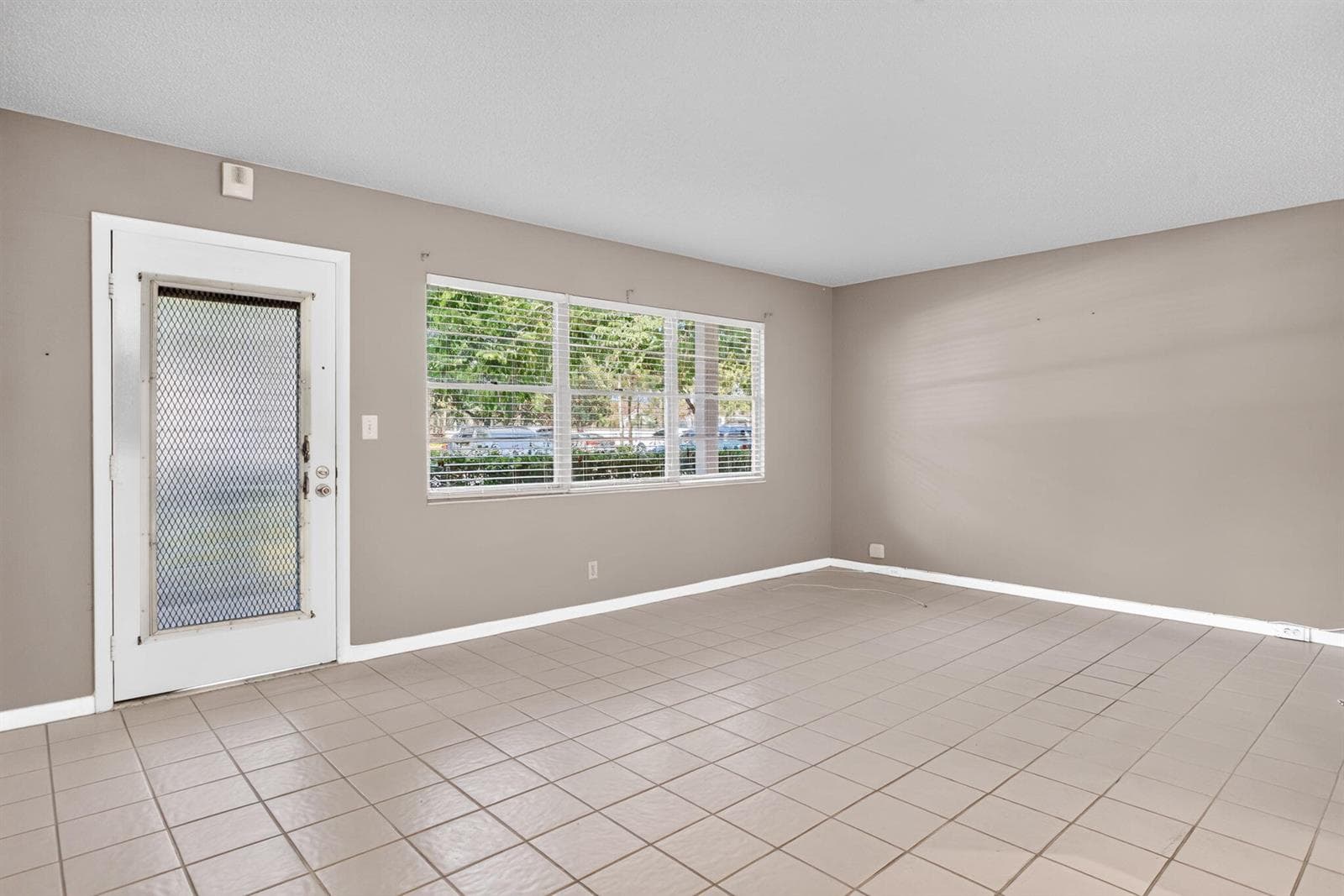 2002 Granada Drive # E1, Coconut Creek, FL 33066 photo 5