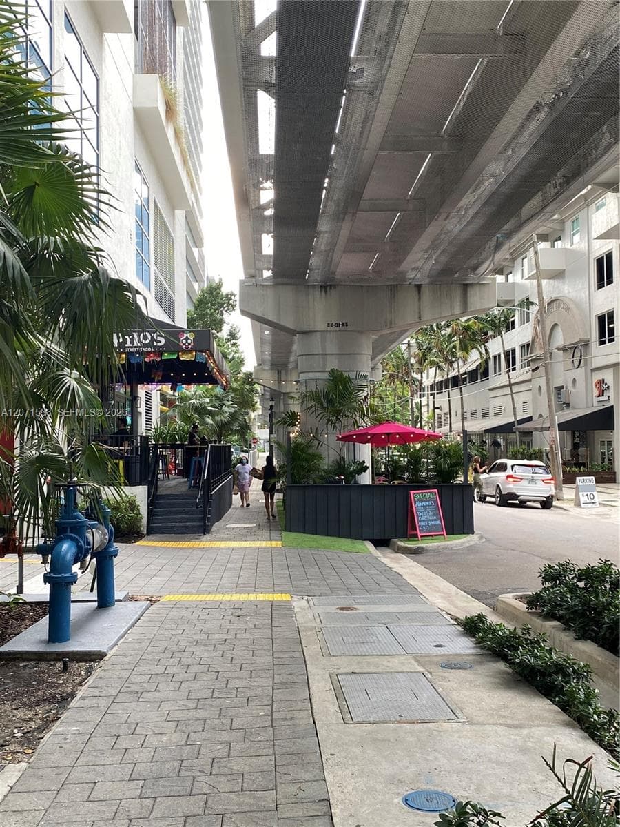1100 S Miami Ave # 2104, Miami, FL 33130 photo 3