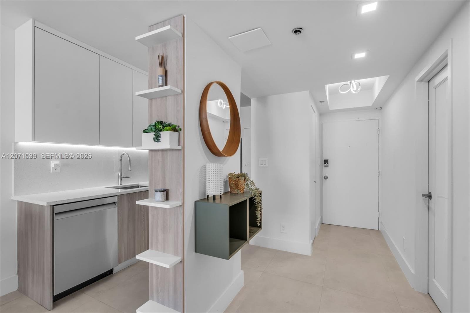 100 Lincoln Rd # 539, Miami Beach, FL 33139 photo 4