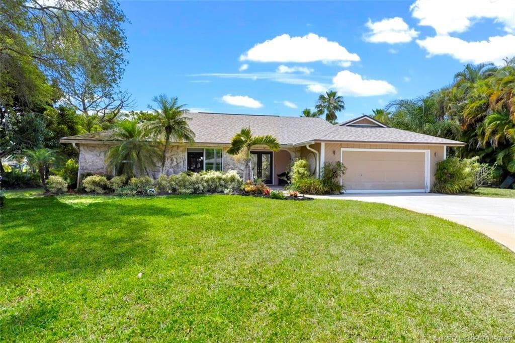 3074 NE Loquat Lane, Jensen Beach, FL 34957 photo 3