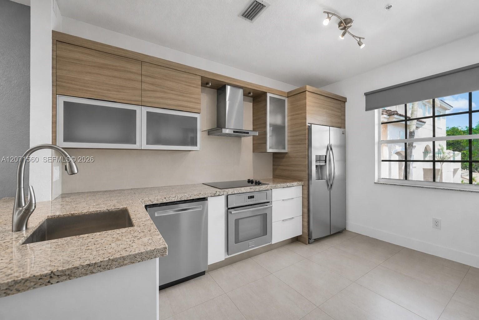 5670 NW 116th Ave # 222, Doral, FL 33178 photo 2