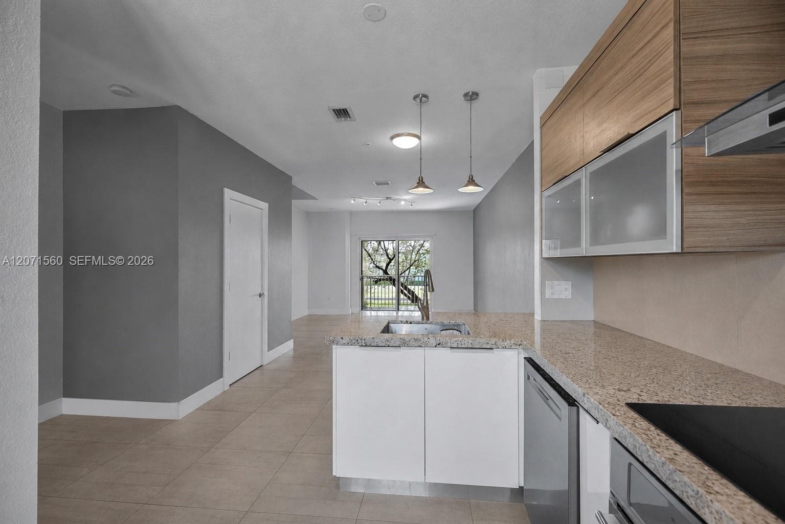5670 NW 116th Ave # 222, Doral, FL 33178 photo 3